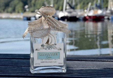 Rurländer Seewasser Gin, © Gentle Water Company Rurländer Seewasser Gin, © Gentle Water Company