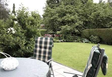 Gemütlicher Sitzplatz im Garten Gemütlicher Sitzplatz im Garten