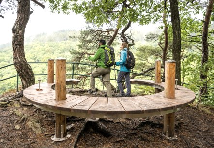 Aussichtpunkt Perdsley mit Hufeisenbank, © Eifel Tourismus GmbH, Dominik Ketz Aussichtpunkt Perdsley mit Hufeisenbank, © Eifel Tourismus GmbH, Dominik Ketz