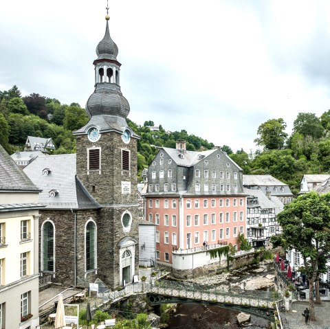 Oude stad van Monschau met het Rode Huis, © Eifel-Tourismus GmbH, Dominik Ketz