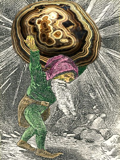 Ein bunter Zwerg trägt einen großen, glänzenden Stein auf seinen Schultern. Im Hintergrund leuchtet eine strahlende Lichtquelle und die Umgebung ist felsig.