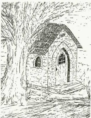 Une petite maison en pierre avec un toit en pente se trouve à côté d'un grand arbre. Les fenêtres sont rondes et la porte a une forme distinctive.