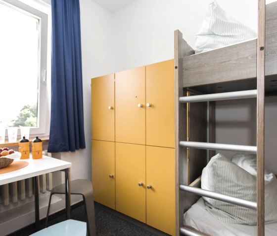 Multi-bed room example