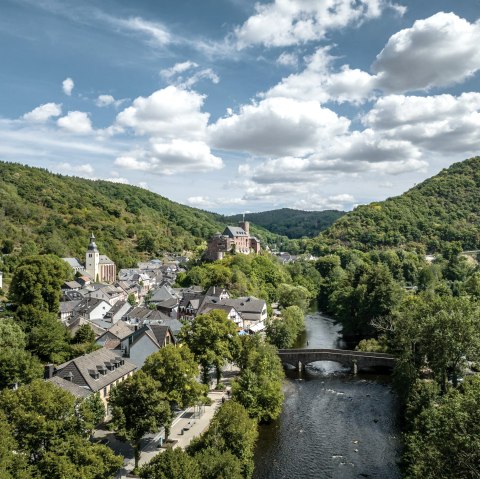 Blick auf Heimbach, © Eifel Tourismus GmbH, Dennis Stratmann