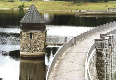 Dreilägerbachtalsperre Staumauer, © Wolfgang Tscherner
