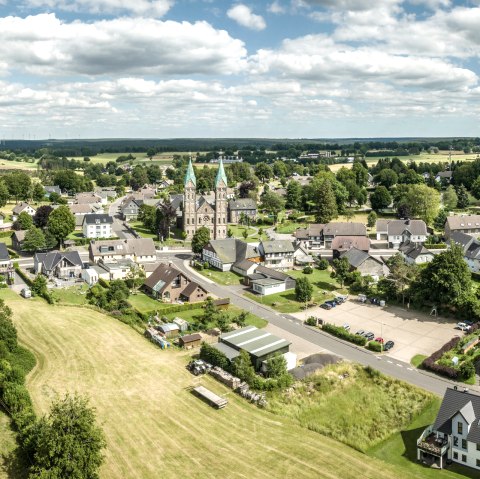 Kalterherberg met Eifelkoepel, © Eifel-Tourismus GmbH, Dominik Ketz
