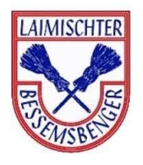 Ein Wappen mit zwei gekreuzten Besen und Händen. Die Farben sind Blau und Rot, mit den Worten „Laimischer Bessemsbenger".